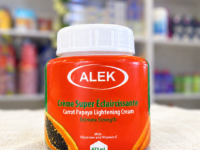 Tarro Alek Crème Super Éclaircissante Carrot Papaya Lightening Cream, 473 ml, con tapa blanca